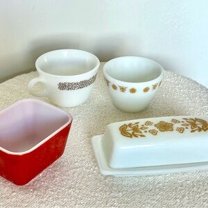 Vintage Pyrex & CorningWare Collectible Lot (4 Pieces)